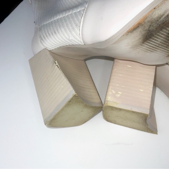 Steve Madden Eggshell Chunky Heel Tackle Sock Booties Pointed Toe | Size 6M - Picture 4 of 7